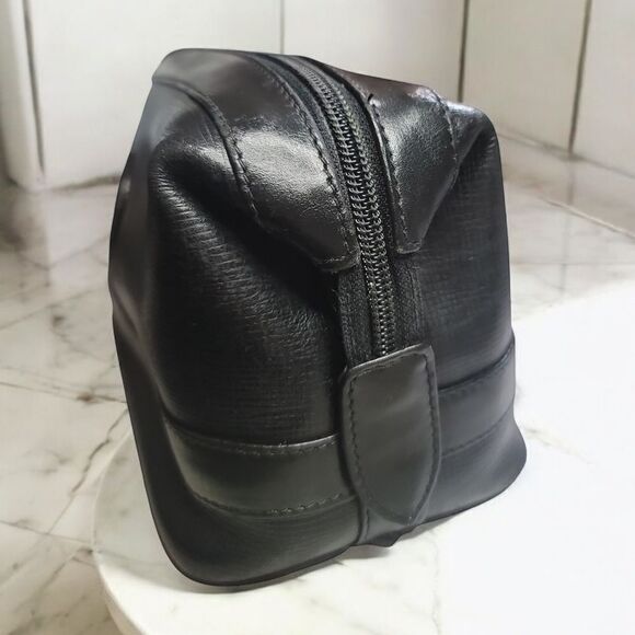 Hunting World Black Leather Toiletry Bag - Picture 3 of 11